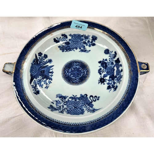 484 - A large Chinese famille rose bowl, 23.5cm; a Chinese blue and white warming dish dia. 29cm (both wit... 