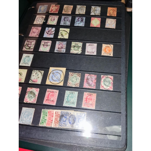 224 - GB and COMMONWEALTH, a collection of stamps in 2 stockbooks