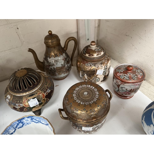 578a - An early 20th century Japanese satsuma teapot and 2 covered vases, red seal mark to bases (each a.f.... 