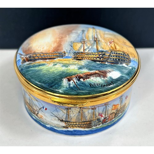 439a - A Moorcroft enamel hand painted pill box depicting a naval battle with French and English men o'war ... 