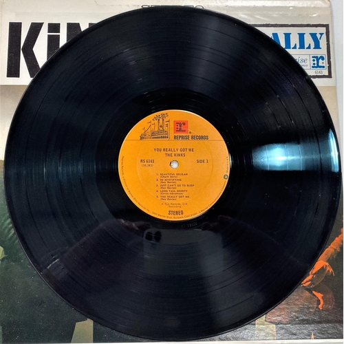 357 - THE KINKS - YOU REALLY GOT ME, Reprise RS 6143, LP stereo; KINKS-SIZE R 6158, LP mono; KINDA KINKS, ... 