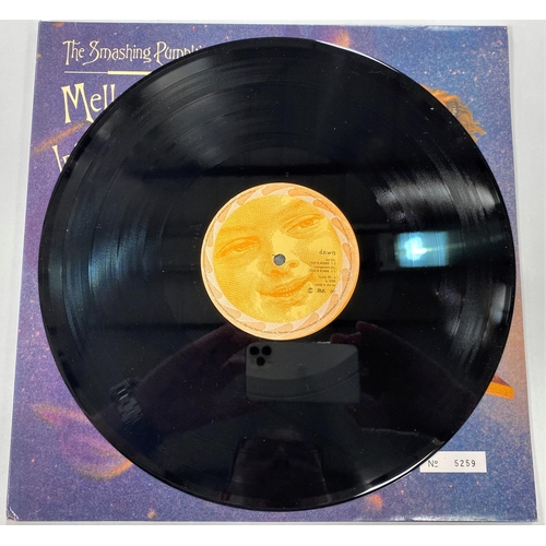 387 - THE SMASHING PUMPKINS - MELLON COLLIE AND THE INFINITE SADNESS, Hut HUTDLP 30 3 LP's, booklet number... 