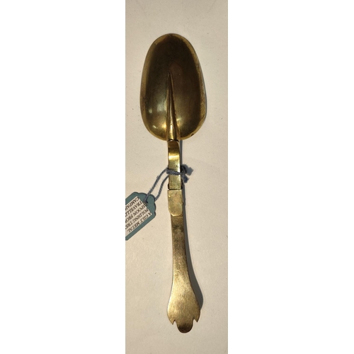 117 - A late 17th/early 18th century unusual gilt metal trefid spoon, folding for military campaign/travel... 