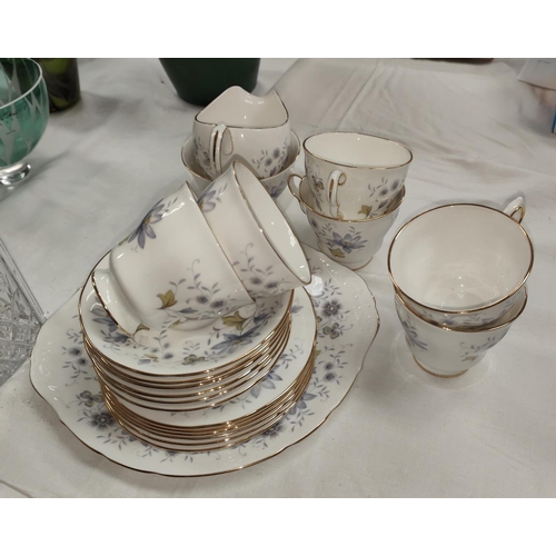 598 - A Colclough 21 piece tea service