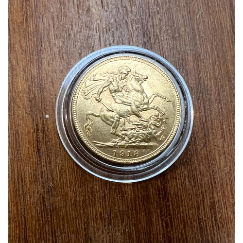 633 - A George V gold sovereign, 1918 Perth, in London Mint box