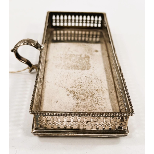 752 - An 18th century silver 'snuffer'/serving tray with beaded and pierced gallery, decorative handle and... 