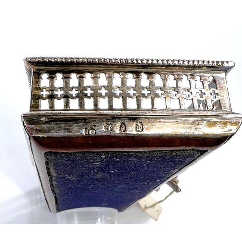 752 - An 18th century silver 'snuffer'/serving tray with beaded and pierced gallery, decorative handle and... 