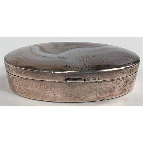 785 - An oval silver snuffbox, banded agate top, Birmingham, 1901, maker F.G.T. 6cm