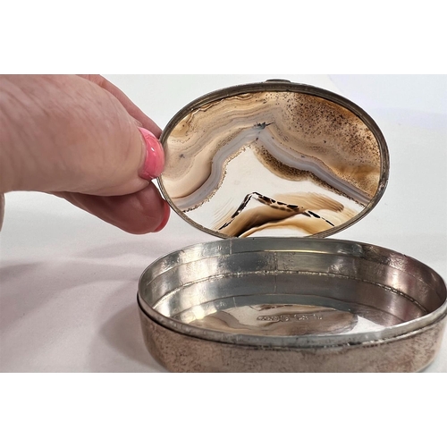 785 - An oval silver snuffbox, banded agate top, Birmingham, 1901, maker F.G.T. 6cm