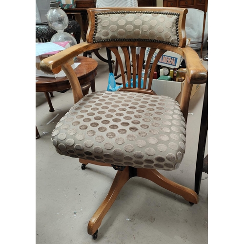 997 - An oak framed desk chair, late upholstery, 60 x 60 x 78cm