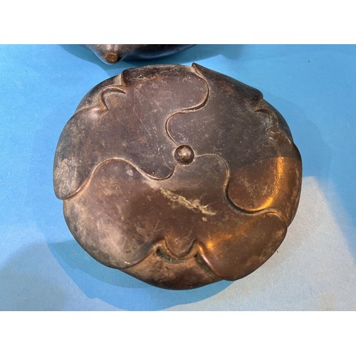 483 - An 18th/19th century Chinese bronze censor with double loop handles, with relief seal mark to base, ... 