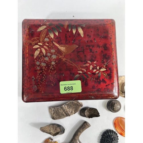 688 - A lacquer box containing scrap silver; jewellery oddments