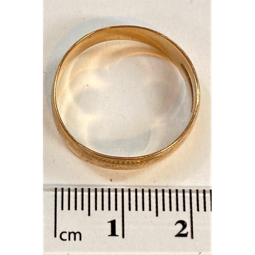 655 - A 9 carat hallmarked gold wedding ring; a carat hallmarked gold signet ring, 7.6gm