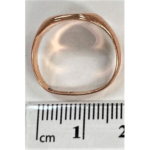 655 - A 9 carat hallmarked gold wedding ring; a carat hallmarked gold signet ring, 7.6gm