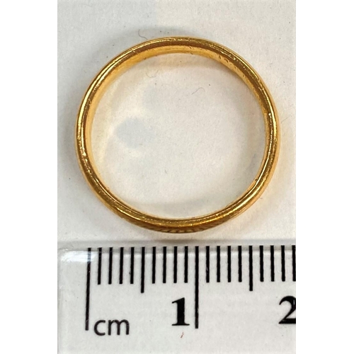 656 - A 22 carat hallmarked gold wedding ring, 3gm