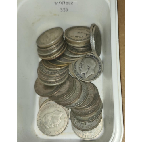 339 - GB - a quantity of pre 1947 silver half crowns, 550gms