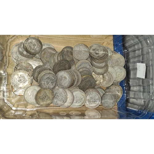 342 - GB - a quantity of pre 1947 silver shillings (550gms)