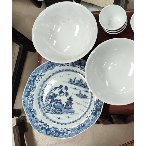 479A - A selection of Chinese 2oth century bowls etc