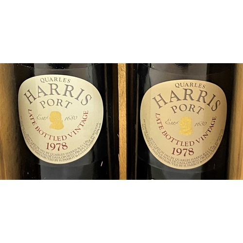 401 - A wooded cased set of Quales Harris Late Bottled Vintage Port 1978.