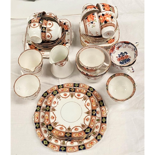 539 - A Wellington china part tea service in the Imari style, 21 pieces; a similar Salisbury tea service, ... 