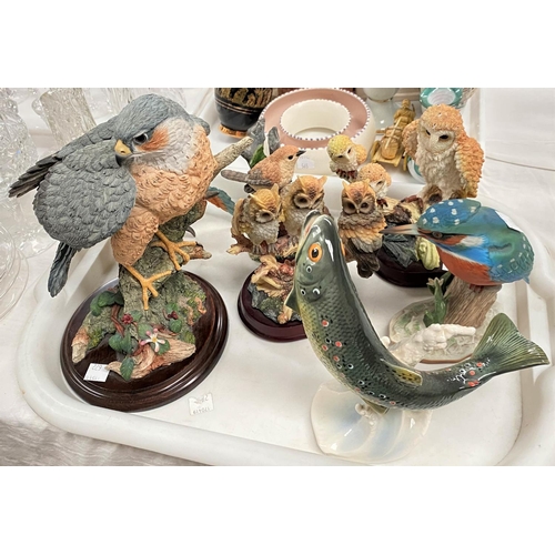 622 - A Goebel china leaping trout; various resin birds; etc.