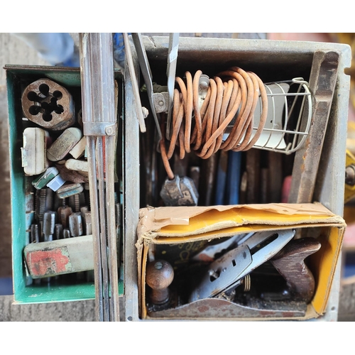 180 - A Stanley boxed vintage plane; vintage cutting gun and tips and a large box of chisels and a lamp.