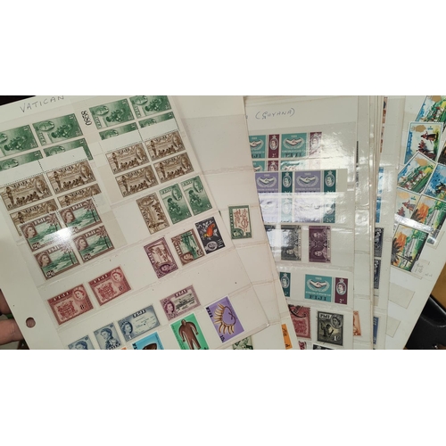 220D - A selection of Fiji stamps.