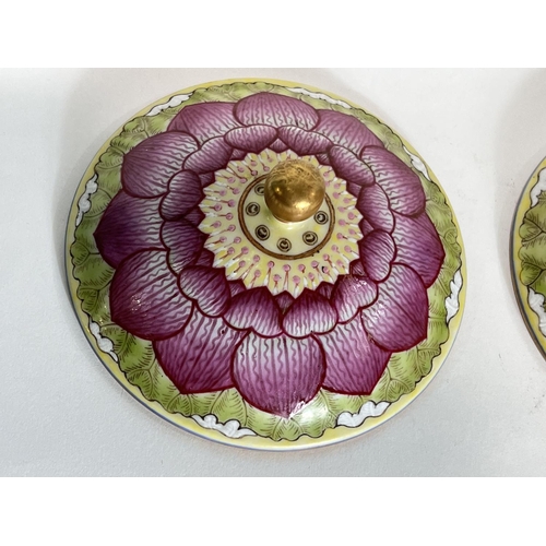 440 - A pair of decorative Chinese lids  with pink flower petal design, gilt finial, 11.5cm