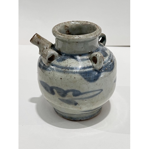 456 - An antique Chinese water dropper in blue and white (hoops restored and hairline crack) and a small C... 