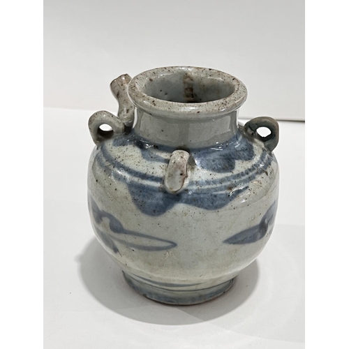 456 - An antique Chinese water dropper in blue and white (hoops restored and hairline crack) and a small C... 