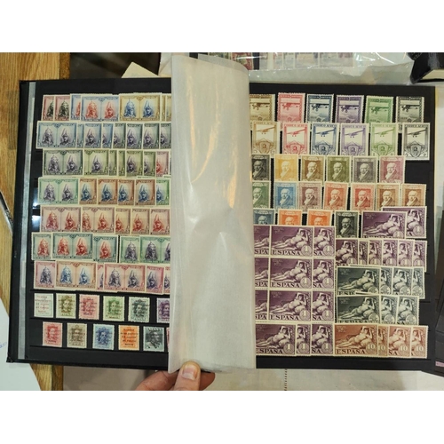 304 - Spain VG mint collection in stockbok 1850-1970's many good items/sets and noted 1926 Air 4p (2), 192... 