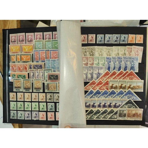 304 - Spain VG mint collection in stockbok 1850-1970's many good items/sets and noted 1926 Air 4p (2), 192... 