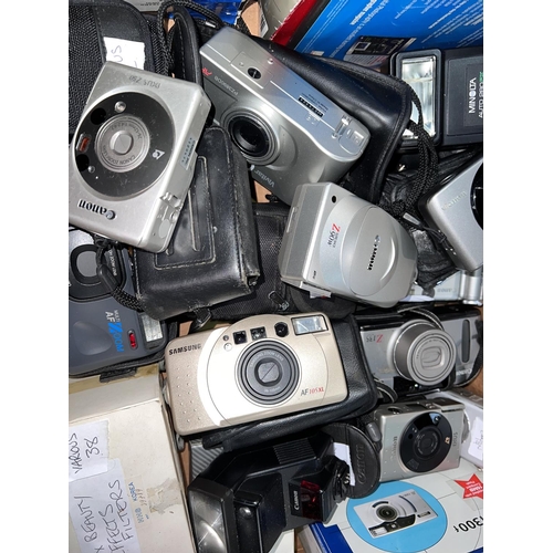 153 - A selection of digital cameras