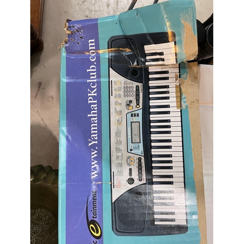 19 - A Yamaha PSR-170 keyboard and stand, boxed