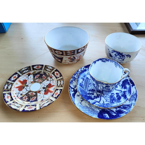 553 - A Royal Crown Derby blue and white trio set, two similar pieces