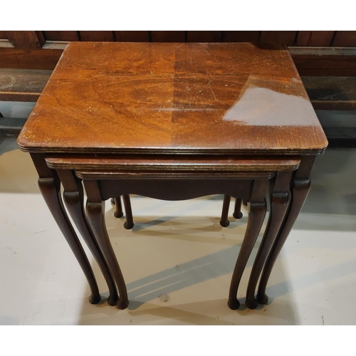 999 - A nest of 3 mahogany occasional tables on cabriole legs; another table with marquetry effect topNo b... 