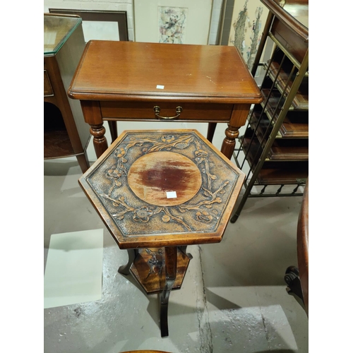 995 - A 2 height occasional table with drawer; a 2 tier carved plant stand; a reproduction side table and ... 