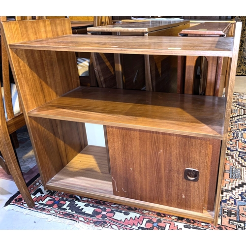 1021 - A mid 20th century teak side cabinet with shelf and sliding door, cupboard below