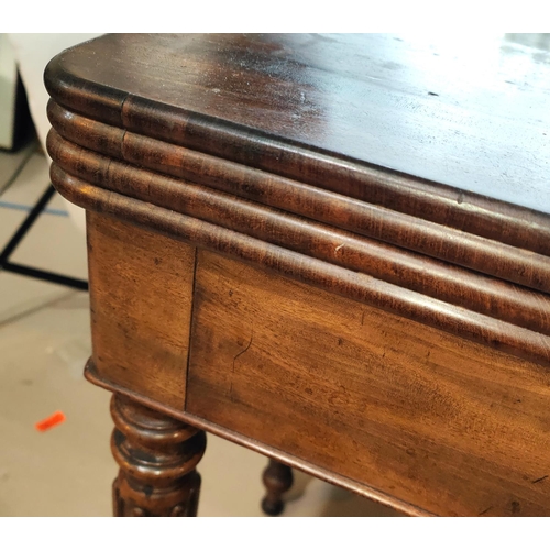 1032 - A 19th century mahogany Gillows style fold over tilt top card table with ribbed rounded edges, reede... 