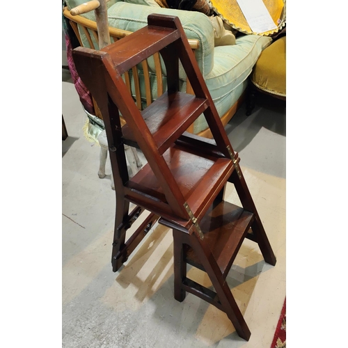 925 - An Arts & Crafts period metamorphic hall chair/library steps