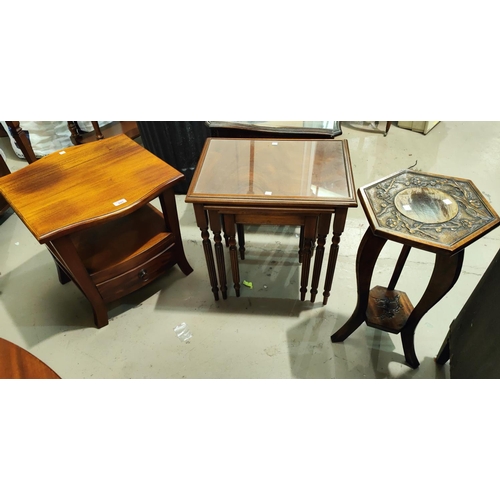 995 - A 2 height occasional table with drawer; a 2 tier carved plant stand; a reproduction side table and ... 