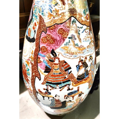 399 - A very large and impressive Meiji era Japanese baluster vase with folded rim, decorated with panels ... 