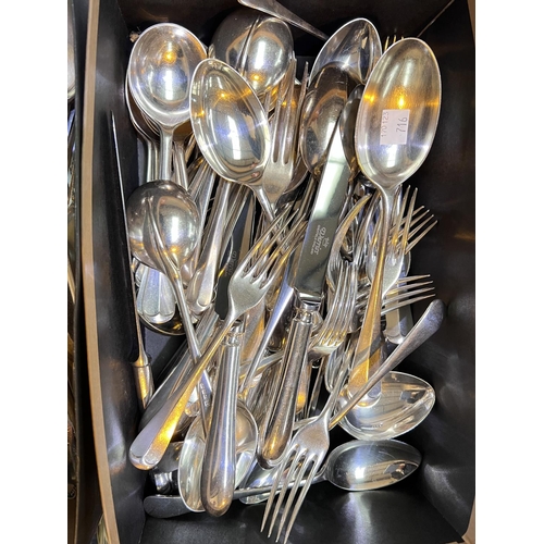 716 - A quantity of assorted silver plated cutlery