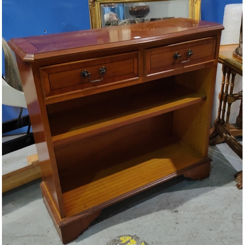 923 - A reproduction mahogany dwarf secretaire/side cabinet with fall front and fitted interior over 4 dra... 