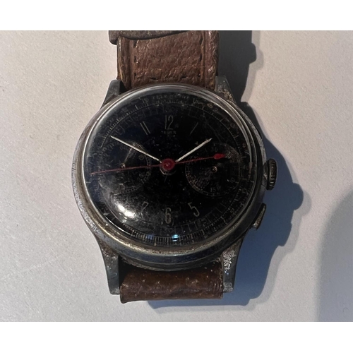 752F - A 1940's gent's military style chronograph wristwatch