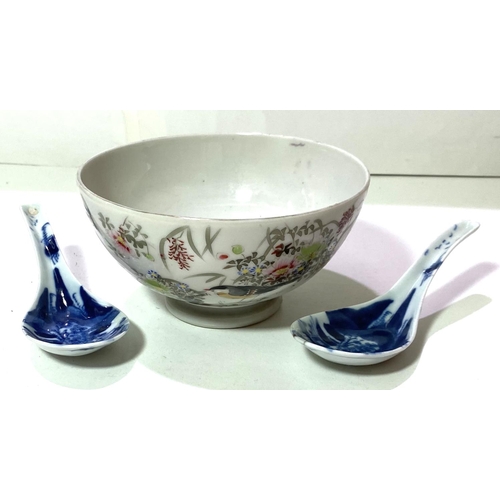 453 - A selection of Chinese blue and white and other ceramics including large blue and white bowl etc, la... 