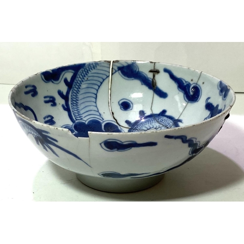 453 - A selection of Chinese blue and white and other ceramics including large blue and white bowl etc, la... 