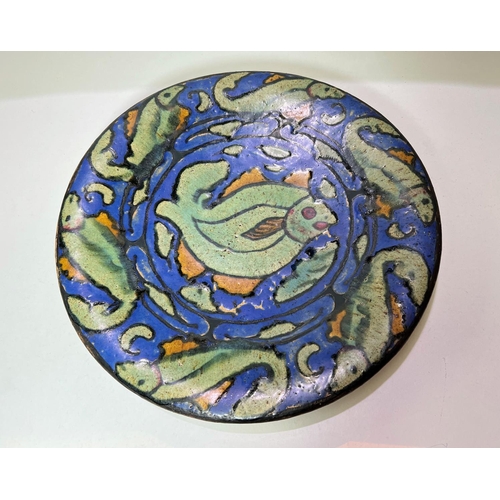 476 - An early 20th century glazed stoneware circular plaque decorated with fish, unmarked, 33cm