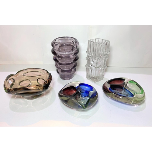 514 - Five pieces of Czech glassware, 2 by Vadislav Urban; etc.