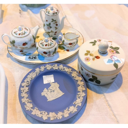 526 - A miniature Wedgwood Wild Strawberry tea/coffee service with tray and a lidded trinket bowl, a Wedgw... 